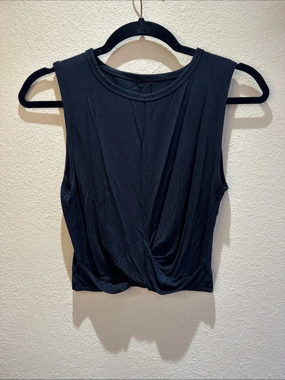 Alo Yoga Black Twist Front Cropped Tank Top